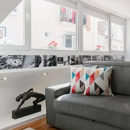 Classy, Restored Art-filled In Historic Center