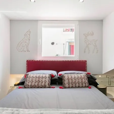 Classy, Restored Art-filled In Historic Center *
