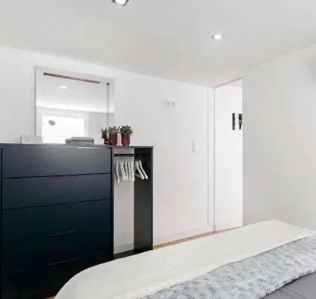 Classy, Restored Art-filled In Historic Center *